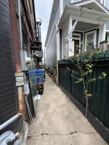 5237 North Damen Avenue Chicago IL 60625