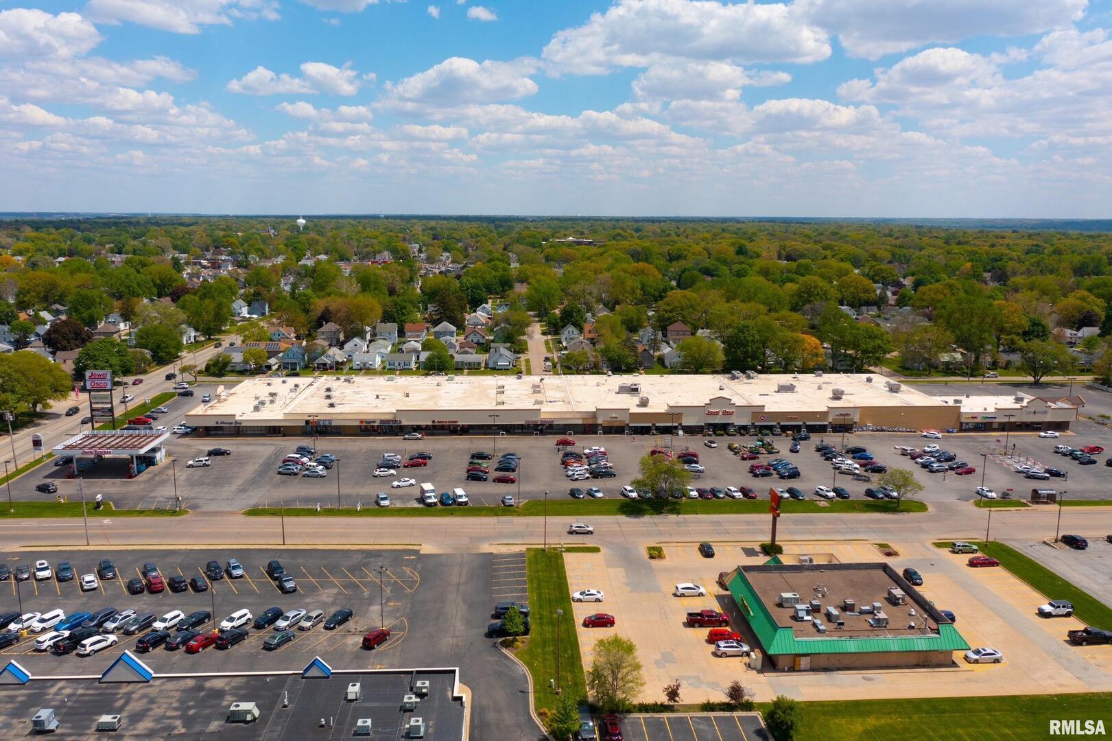 1998 1ST Street Moline IL 61265