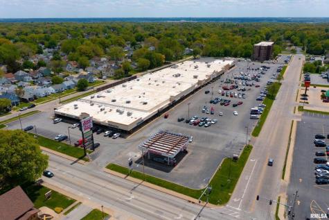 1998 1ST Street Moline IL 61265