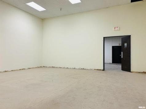 1998 1ST Street Moline IL 61265