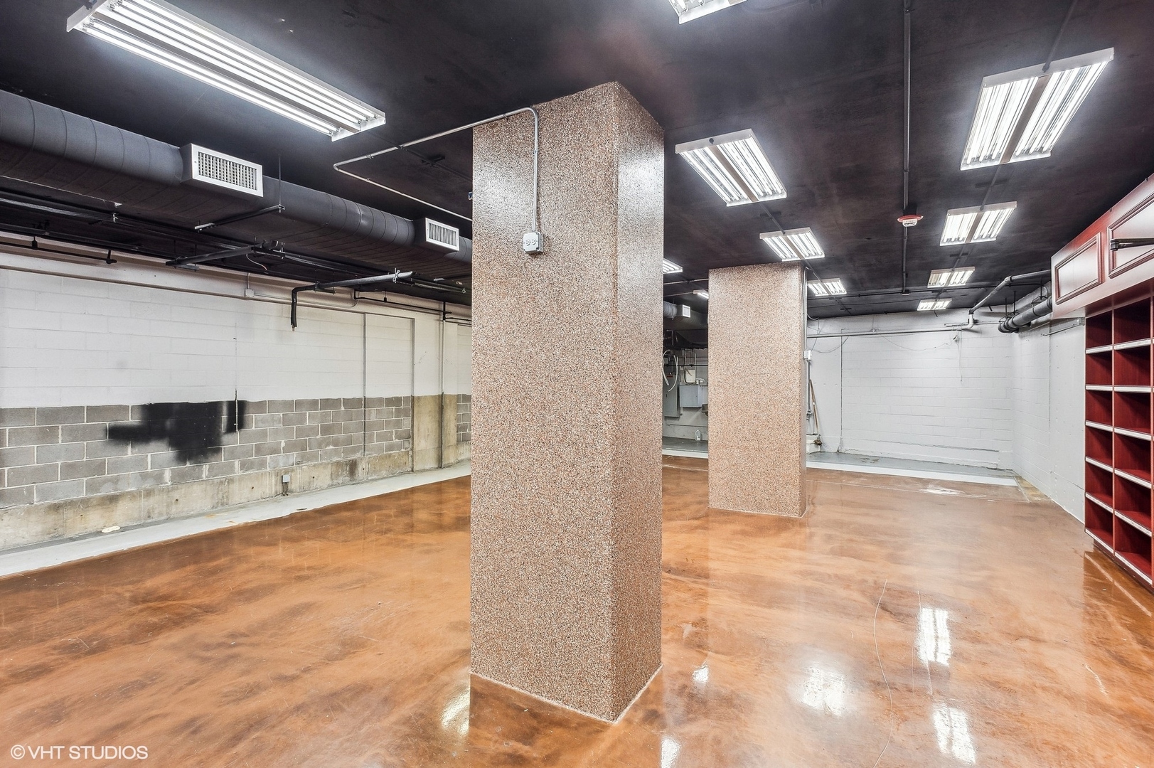 3930 North Pine Grove Avenue Chicago IL 60613
