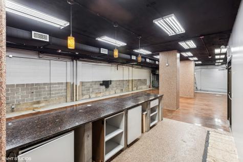 3930 North Pine Grove Avenue Chicago IL 60613