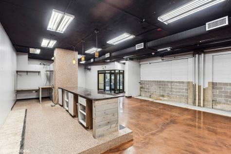 3930 North Pine Grove Avenue Chicago IL 60613
