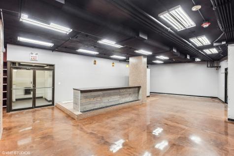 3930 North Pine Grove Avenue Chicago IL 60613