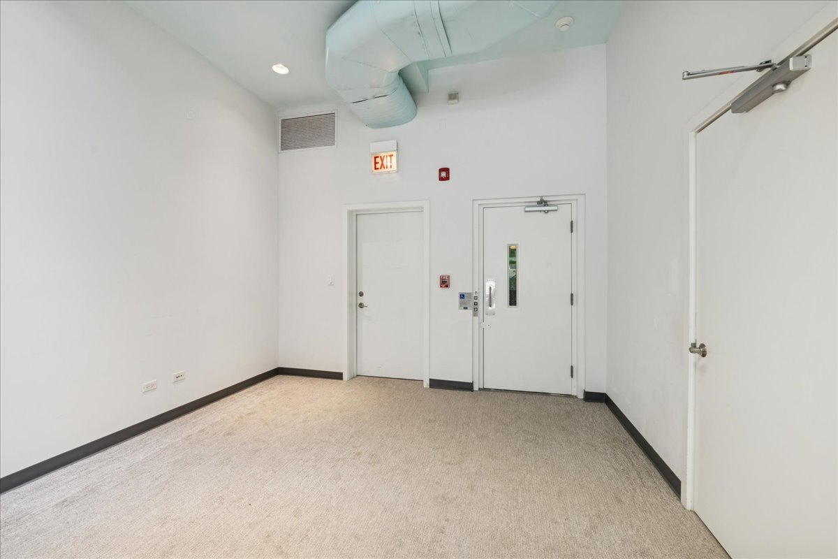 3827 North Southport Avenue Chicago IL 60613
