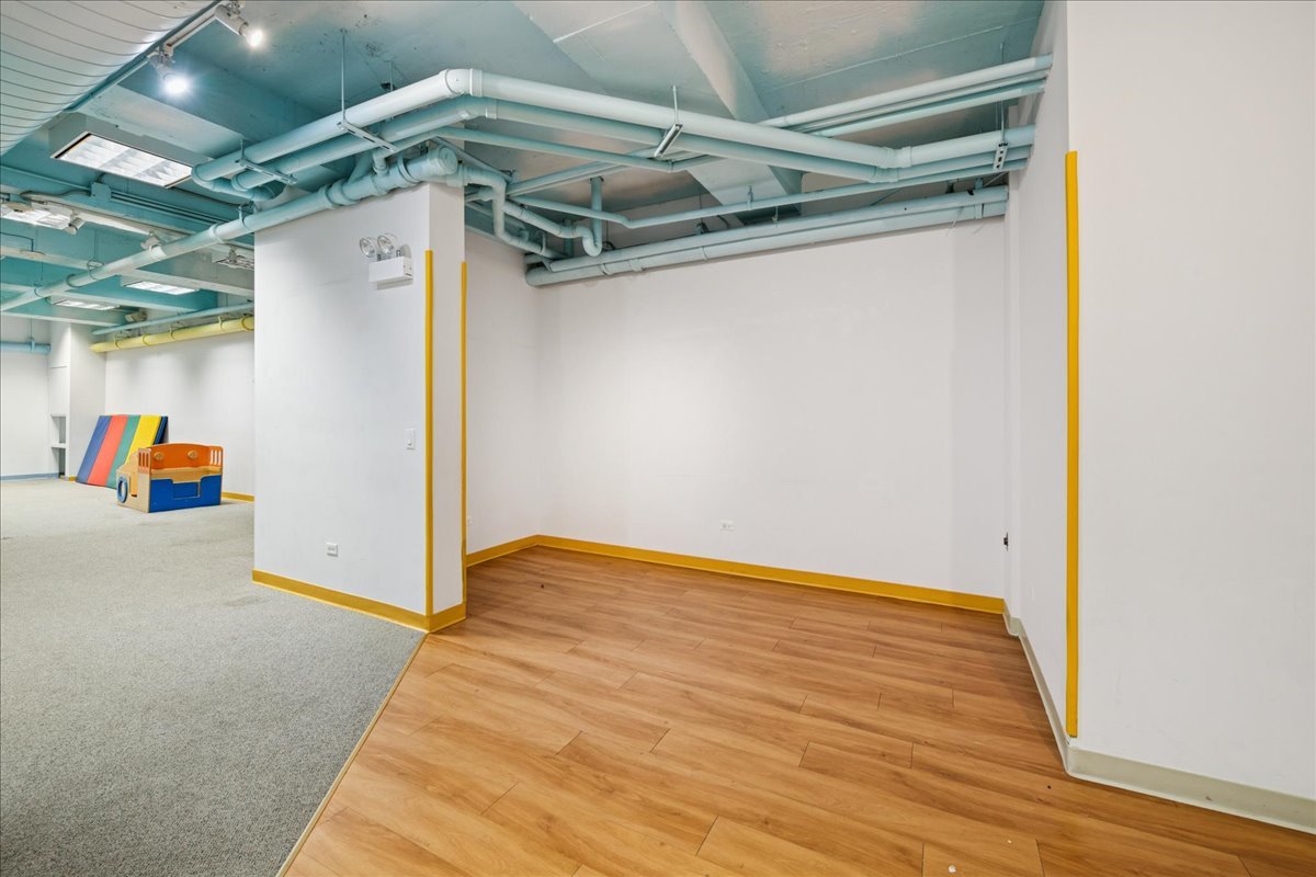 3827 North Southport Avenue Chicago IL 60613