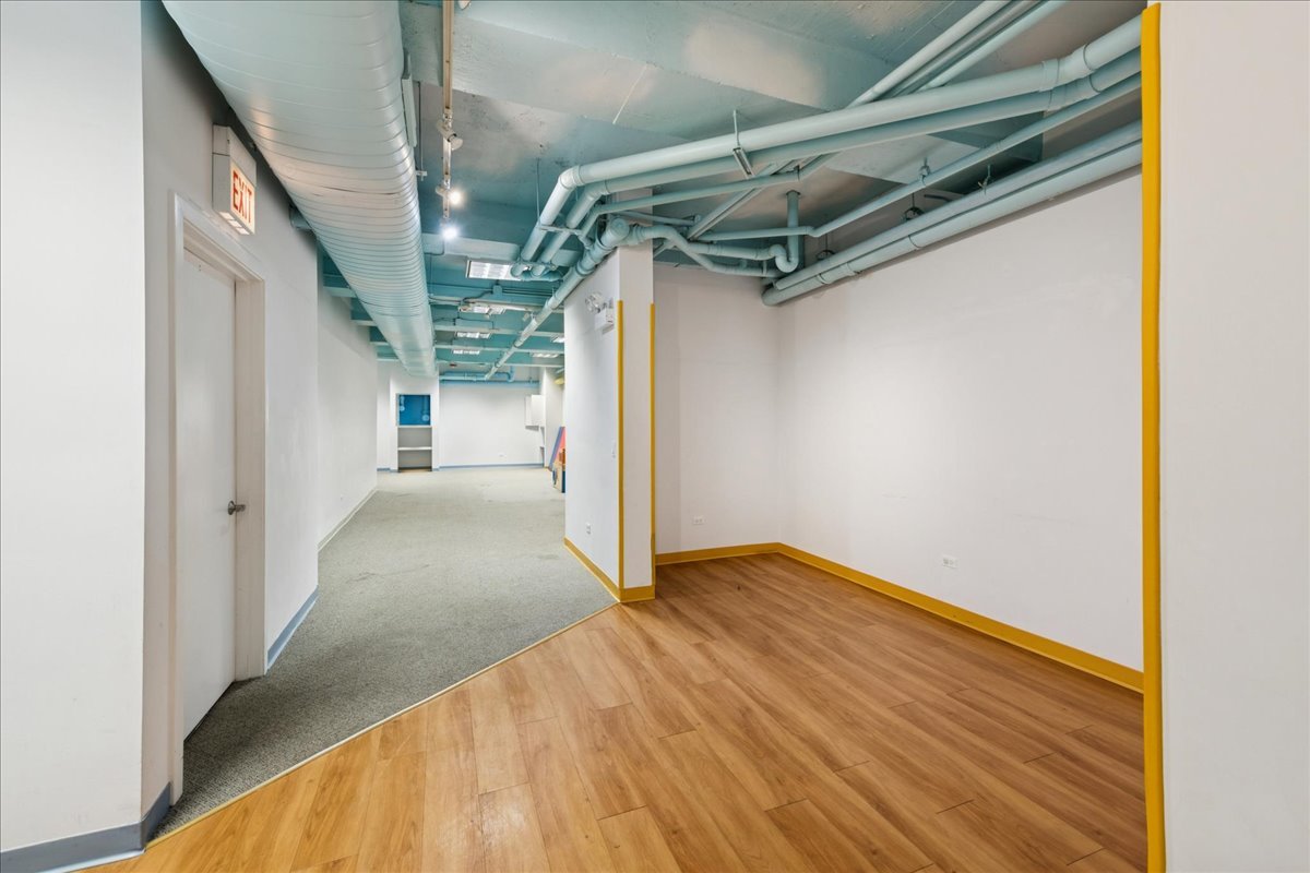 3827 North Southport Avenue Chicago IL 60613