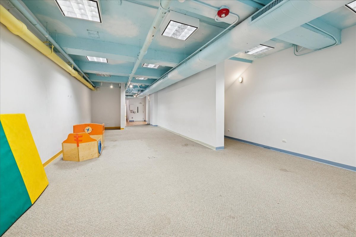 3827 North Southport Avenue Chicago IL 60613