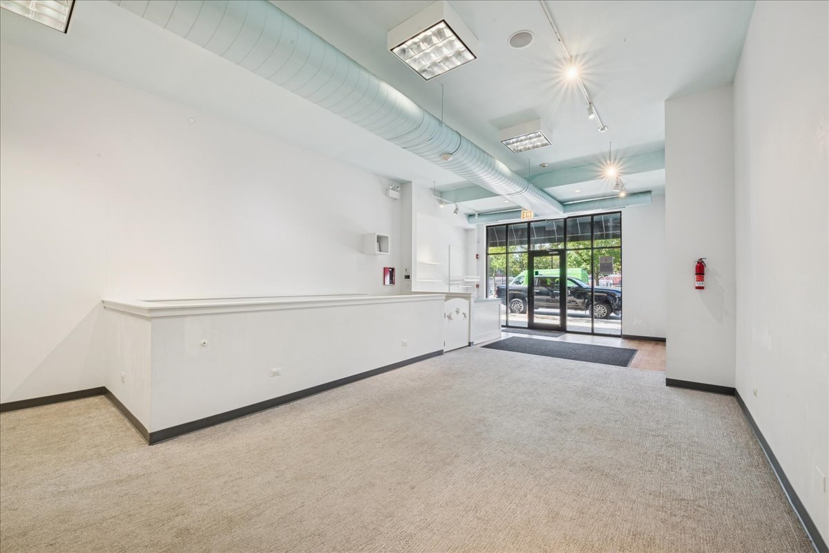 3827 North Southport Avenue Chicago IL 60613