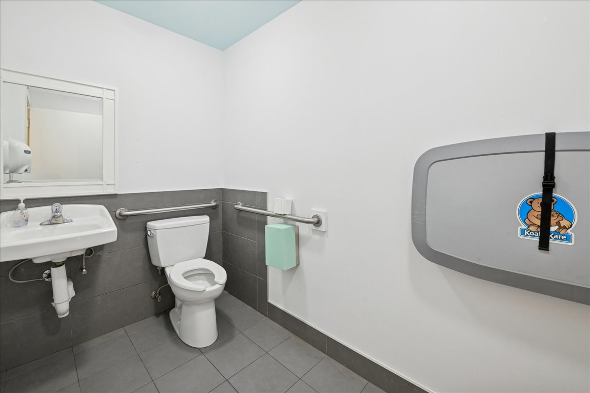 3827 North Southport Avenue Chicago IL 60613