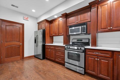 32 Uno Circle Joliet IL 60435