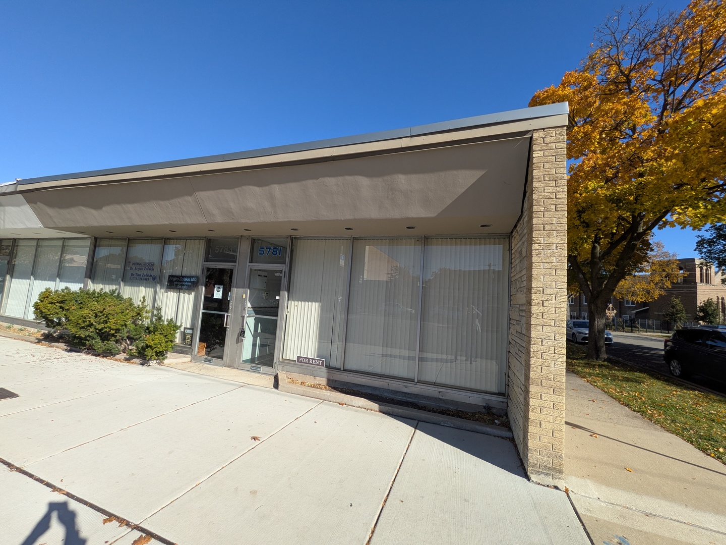 5781 North Lincoln Avenue Chicago IL 60659