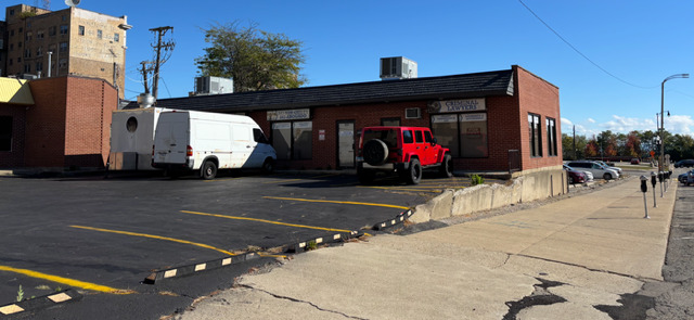 31 South County Street Waukegan IL 60085