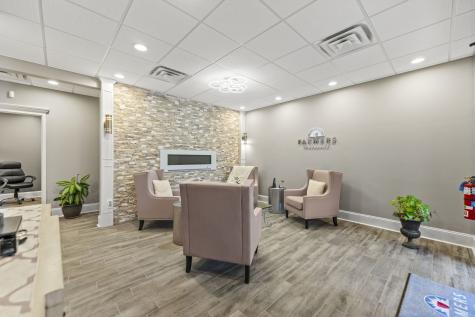 850 South Mchenry Avenue Crystal Lake IL 60014