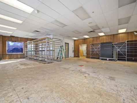 211 South Milwaukee Avenue Libertyville IL 60048