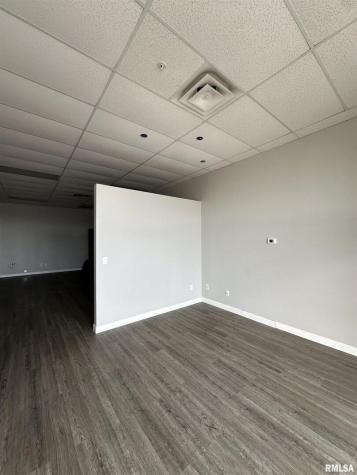 4011 Avenue Of The Cities Avenue Moline IL 61265