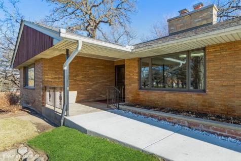 1700 South Eastwood Drive Woodstock IL 60098