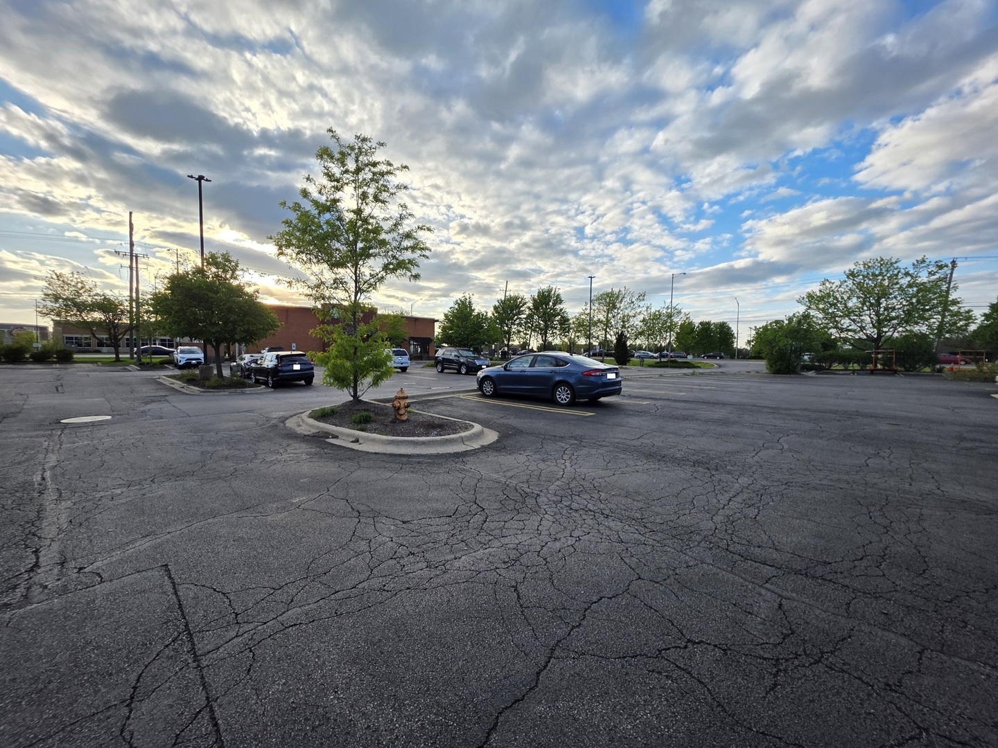 608 East North Avenue Carol Stream IL 60188