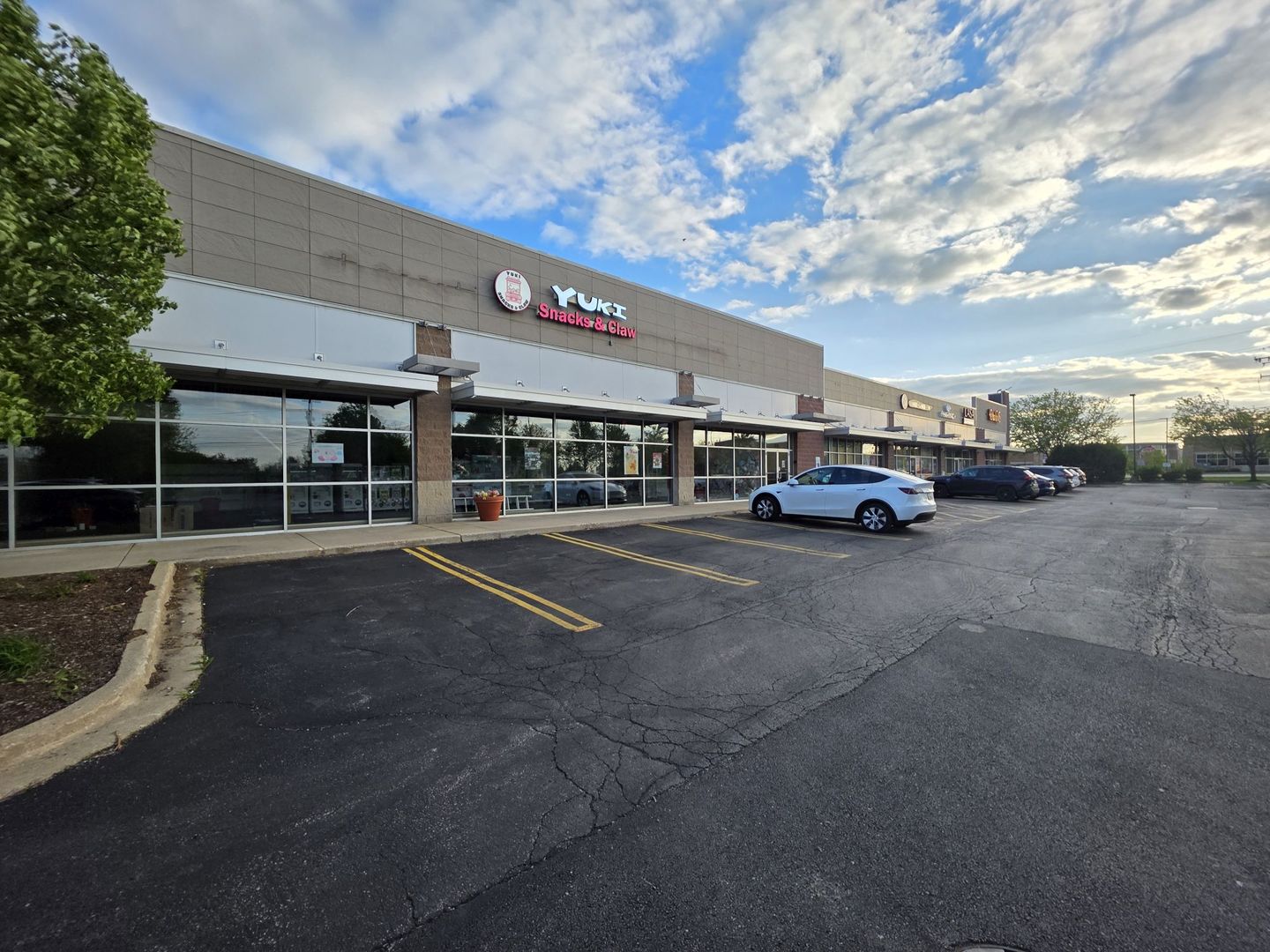 608 East North Avenue Carol Stream IL 60188