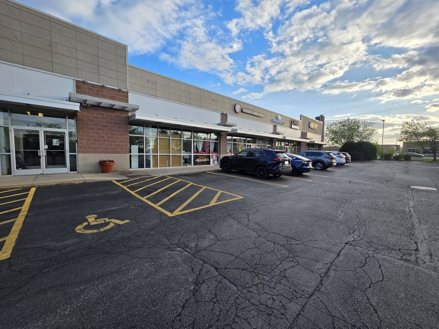 608 East North Avenue Carol Stream IL 60188