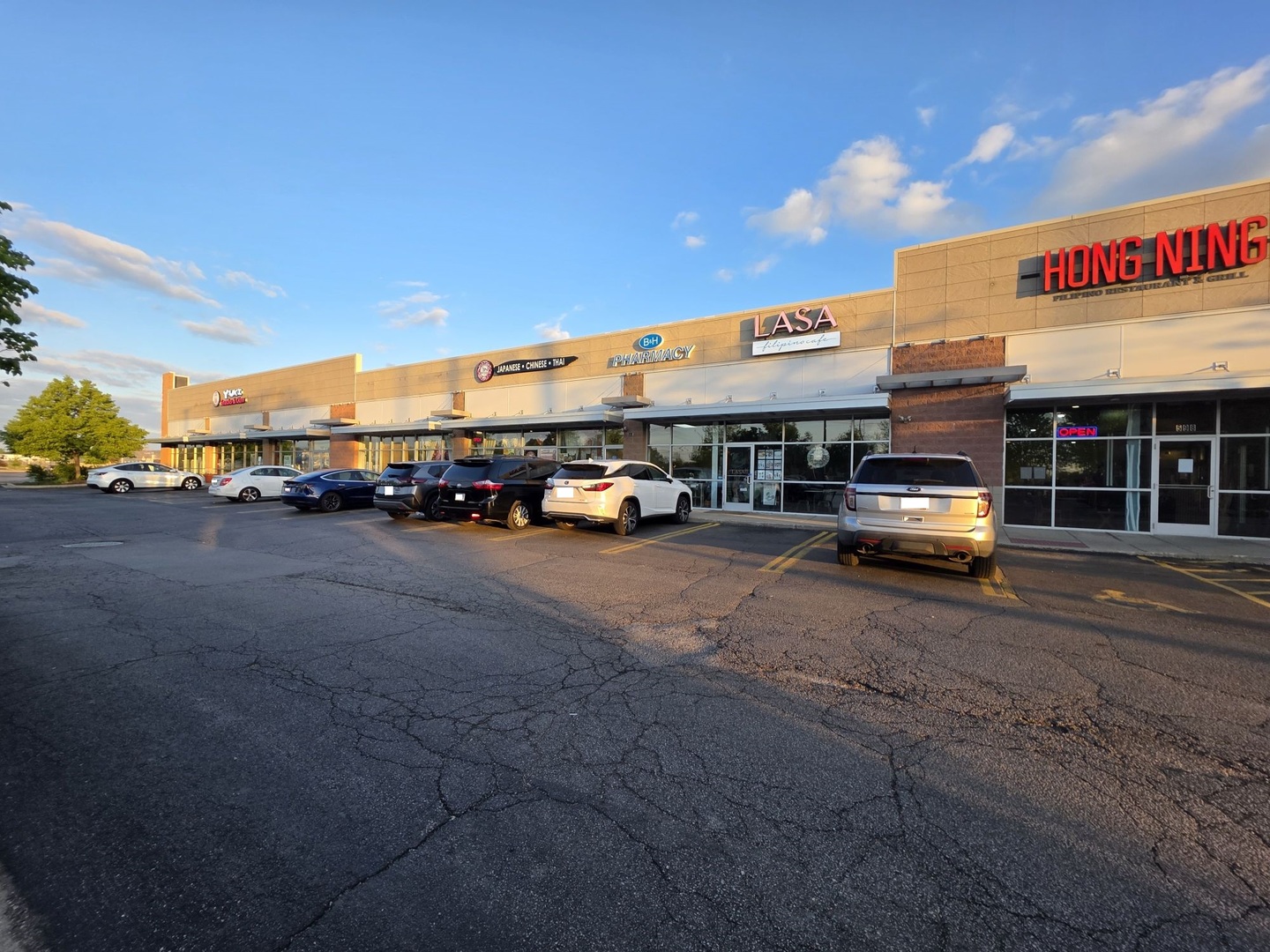 608 East North Avenue Carol Stream IL 60188