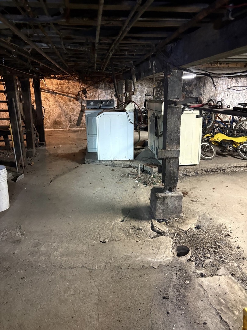 2924 West Diversey Avenue Chicago IL 60618