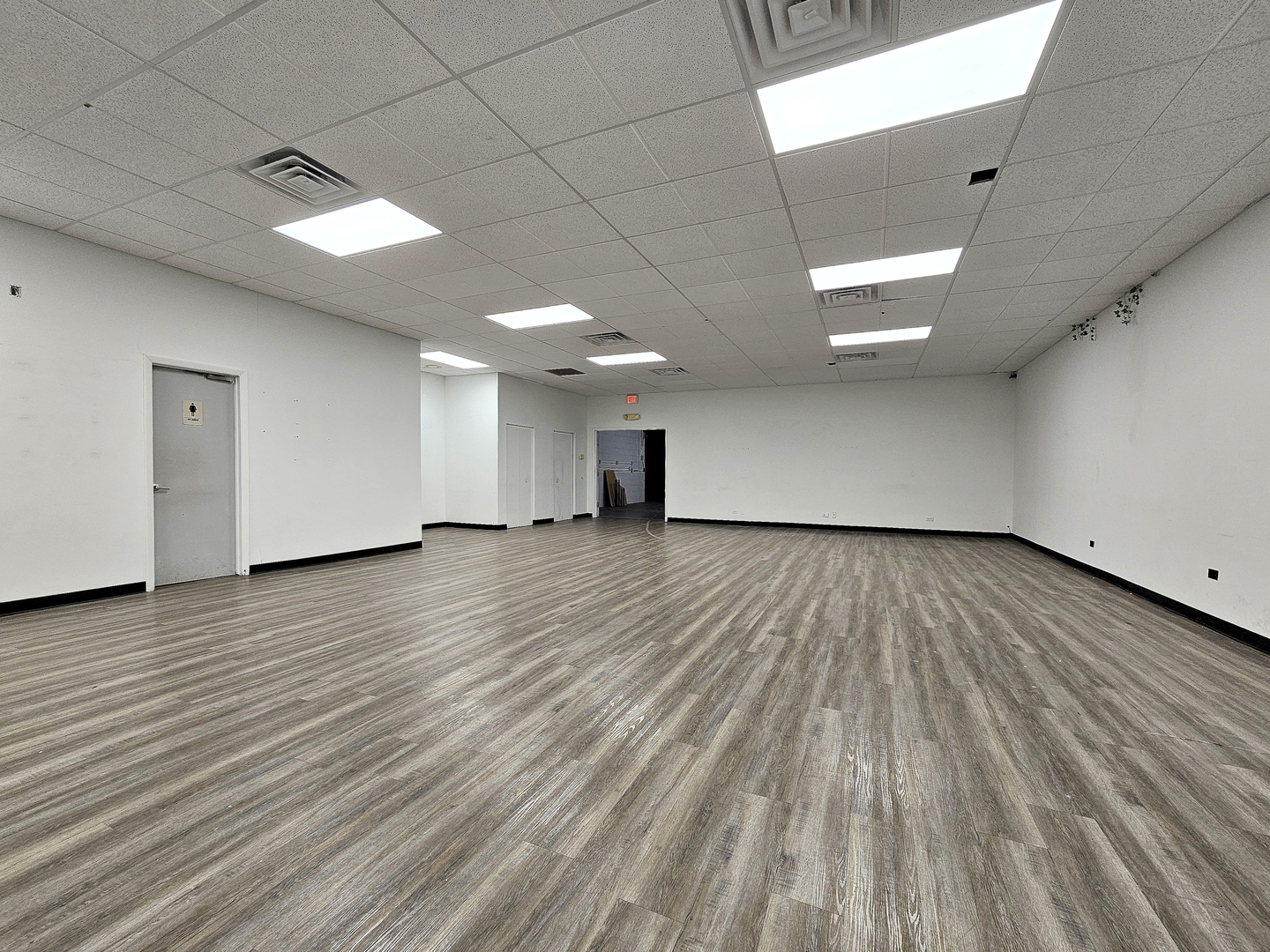 1232 Remington Road Schaumburg IL 60173
