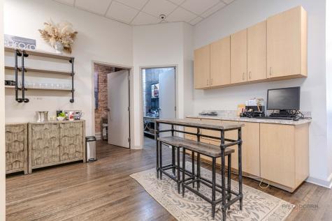 537 North Milwaukee Avenue Libertyville IL 60048