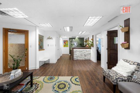 17W300 22 Nd St Street Oakbrook Terrace IL 60181
