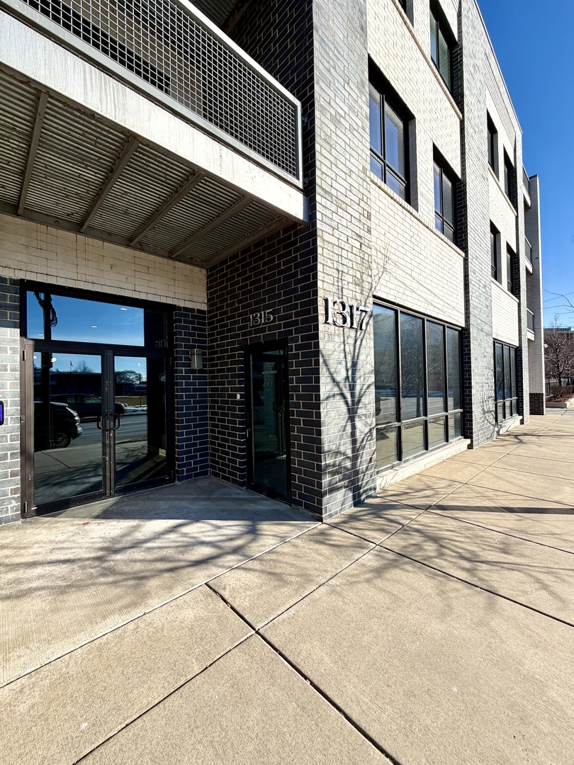 1315 North Larrabee Street Chicago IL 60610