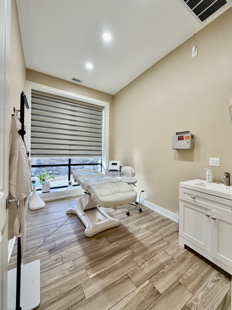 1315 North Larrabee Street Chicago IL 60610