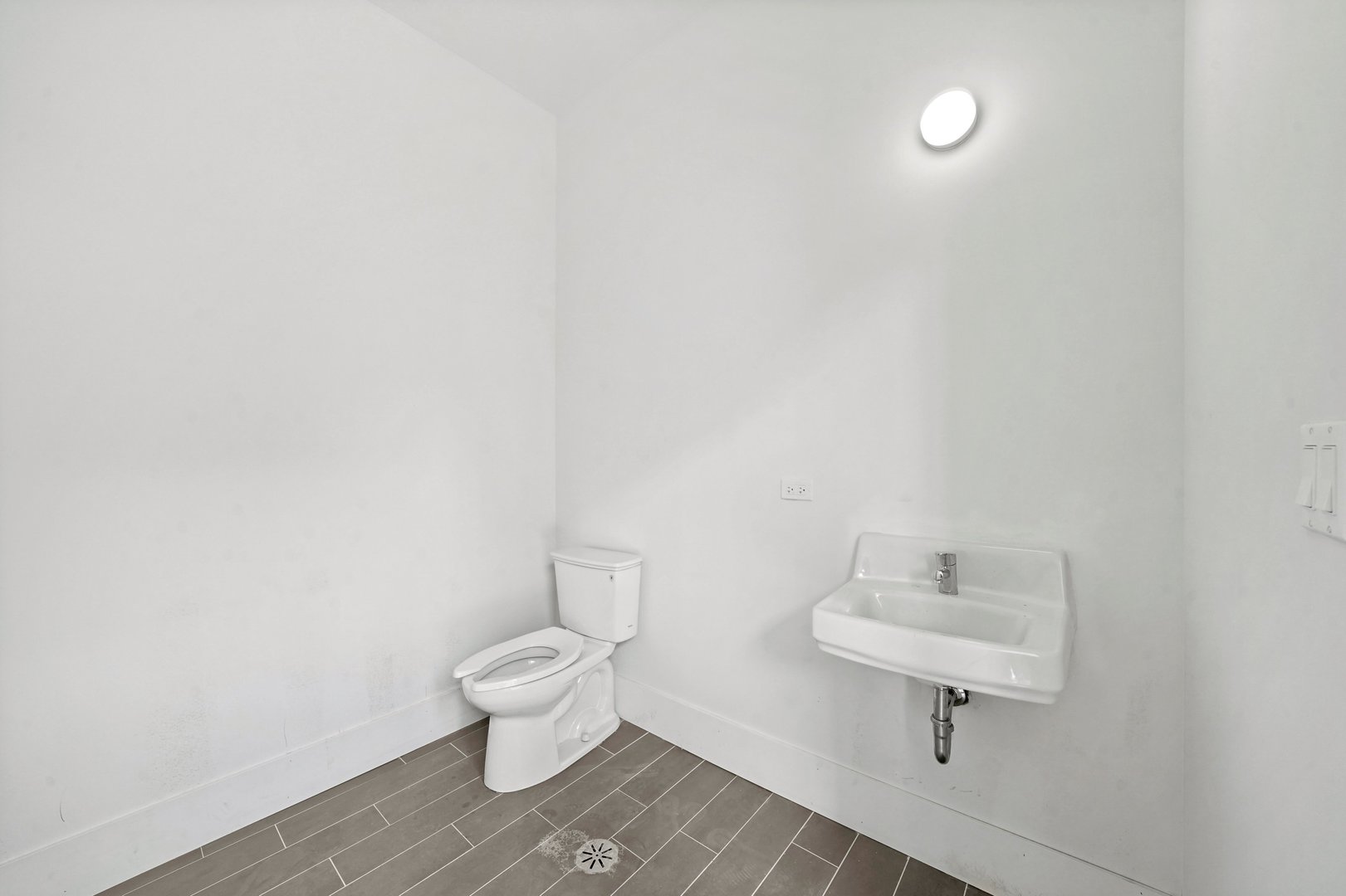816 West Cullerton Street Chicago IL 60608