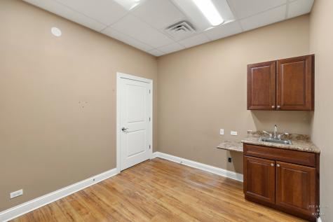 1232 American Way Libertyville IL 60048