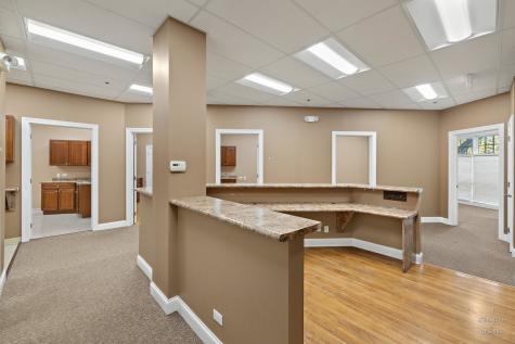 1232 American Way Libertyville IL 60048
