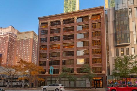 819 South Wabash Avenue Chicago IL 60605
