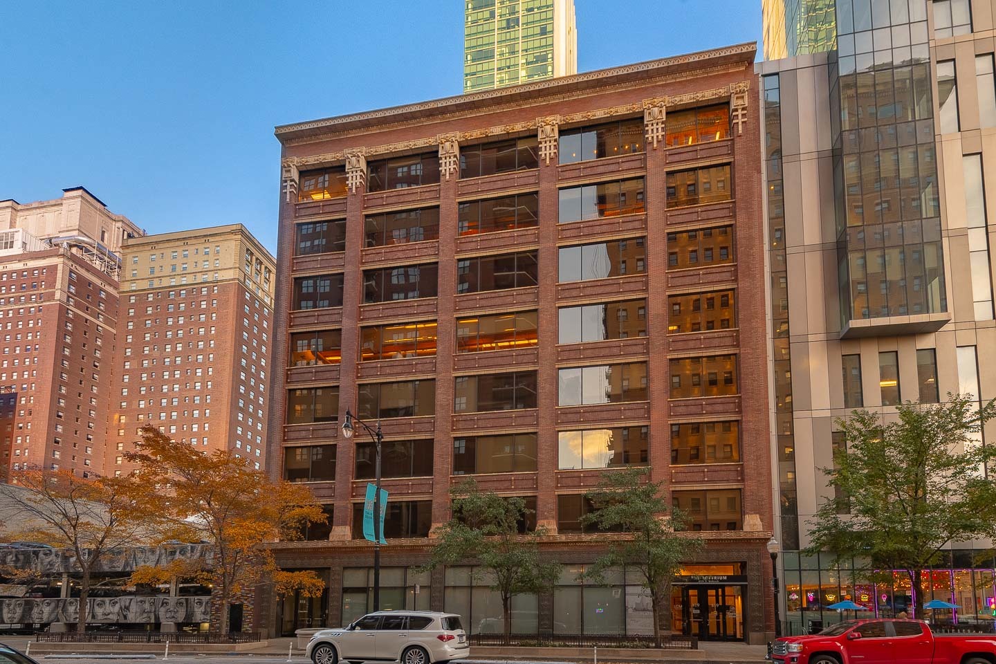 819 South Wabash Avenue Chicago IL 60605