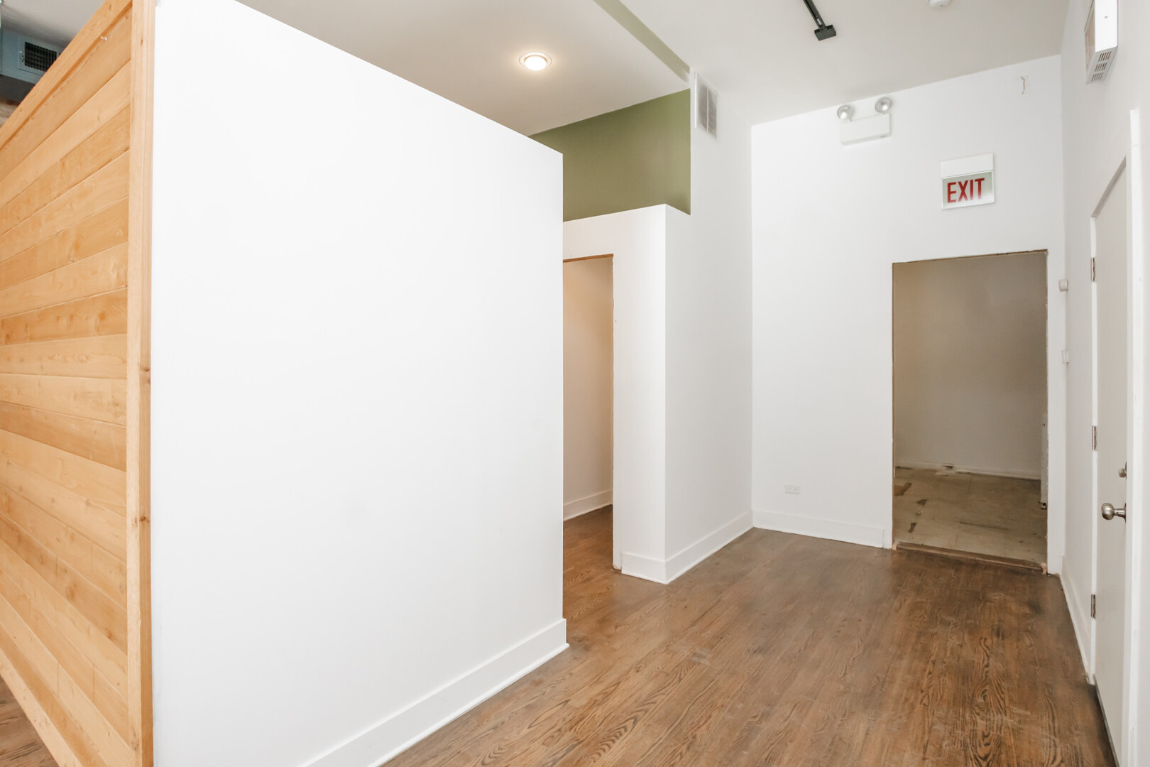 1928 West Montrose Avenue Chicago IL 60613