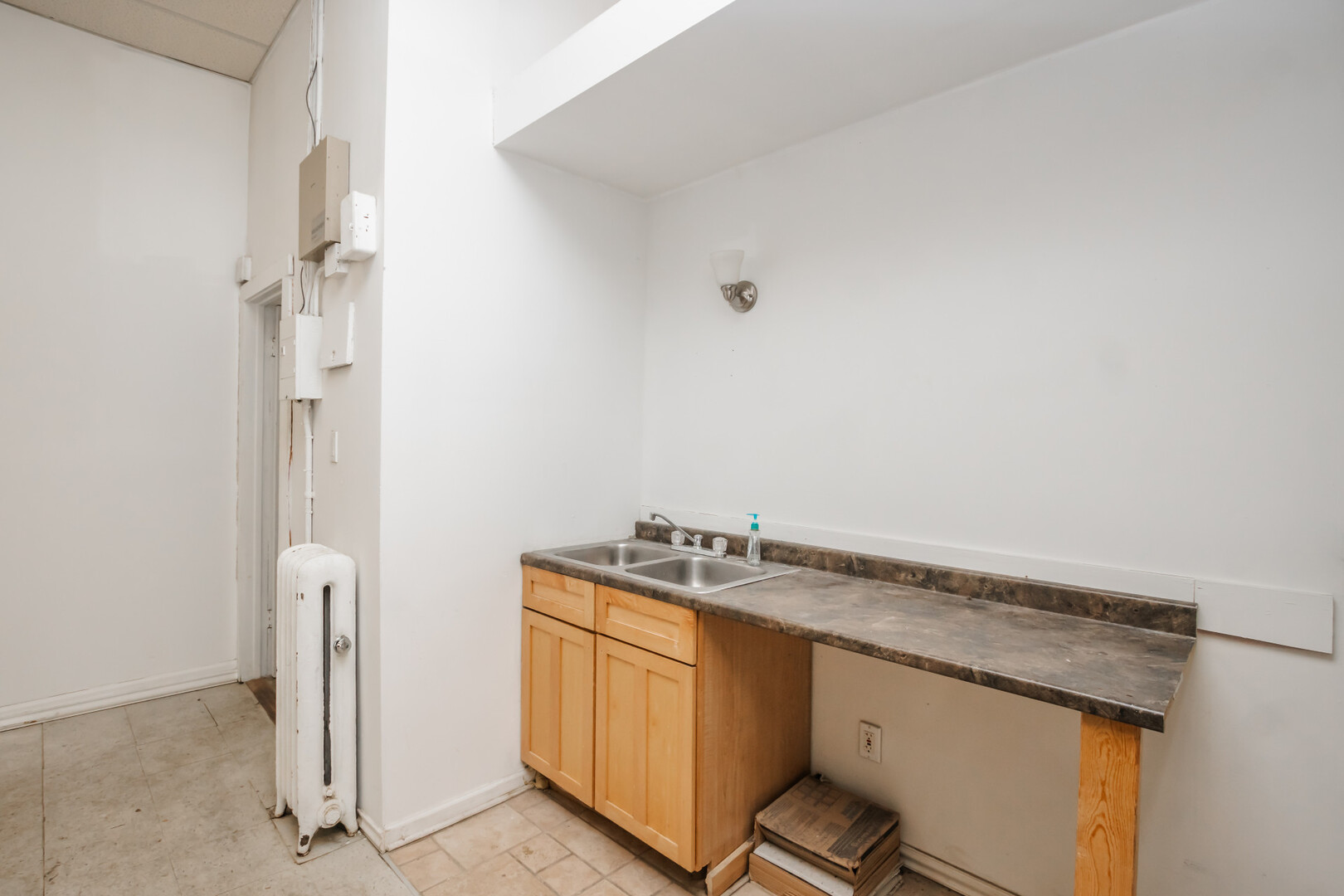 1928 West Montrose Avenue Chicago IL 60613