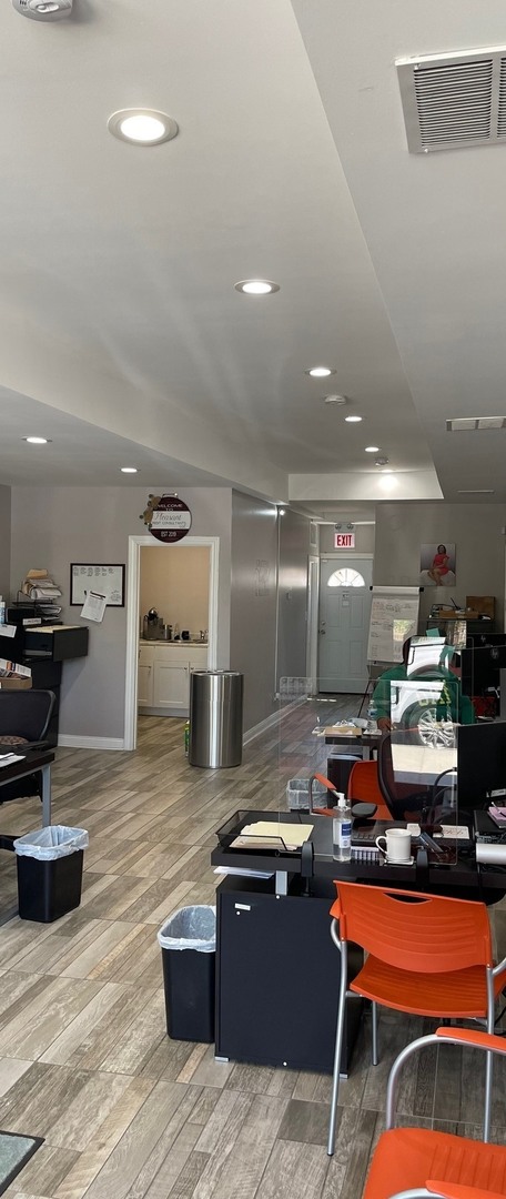 243 West 95th Street Chicago IL 60628