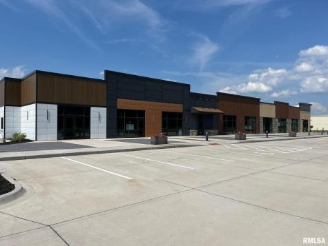 201 12TH Avenue East Moline IL 61244