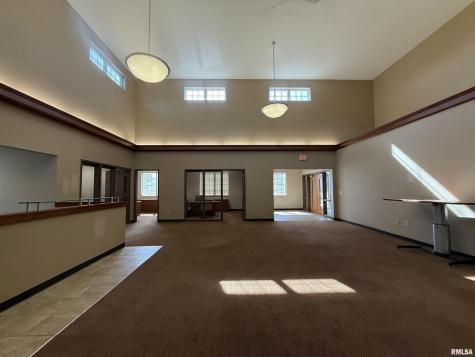 3457 Avenue Of The Cities Avenue Moline IL 61265