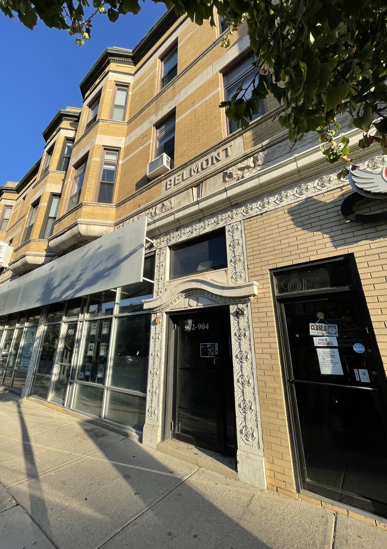 906 West Belmont Avenue Chicago IL 60657