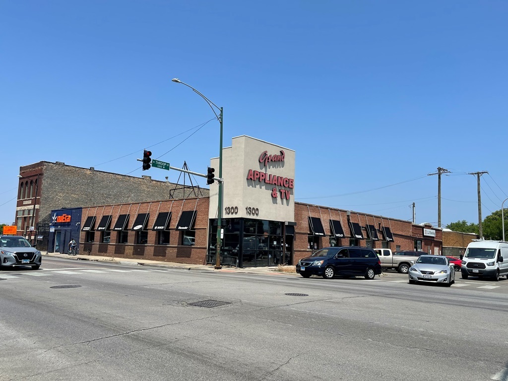1300 West North Avenue Chicago IL 60642