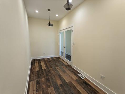 5001 West Lawrence Avenue Chicago IL 60630
