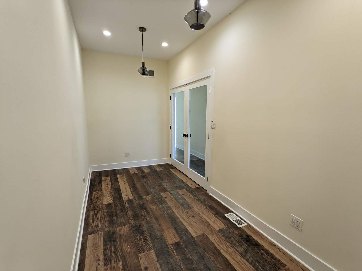 5001 West Lawrence Avenue Chicago IL 60630