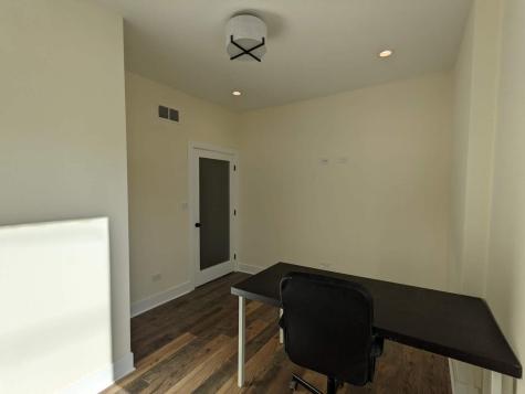 5001 West Lawrence Avenue Chicago IL 60630