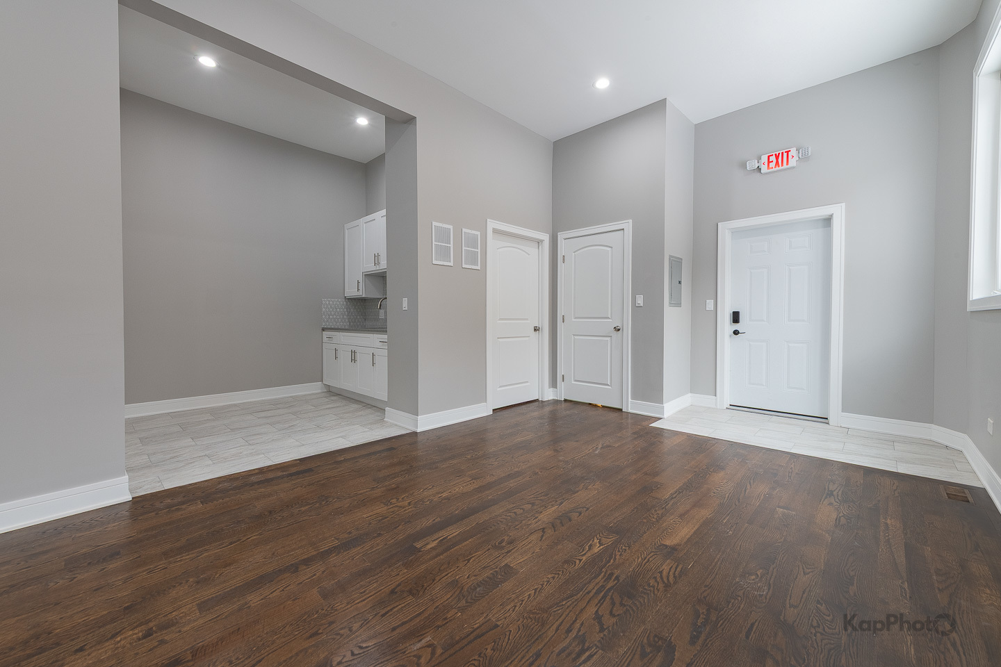 3044 West Irving Park Road Chicago IL 60618