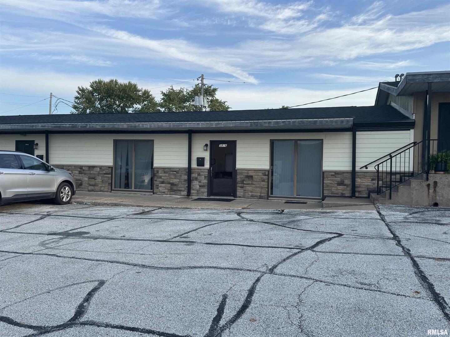 3816 27TH Street Moline IL 61265