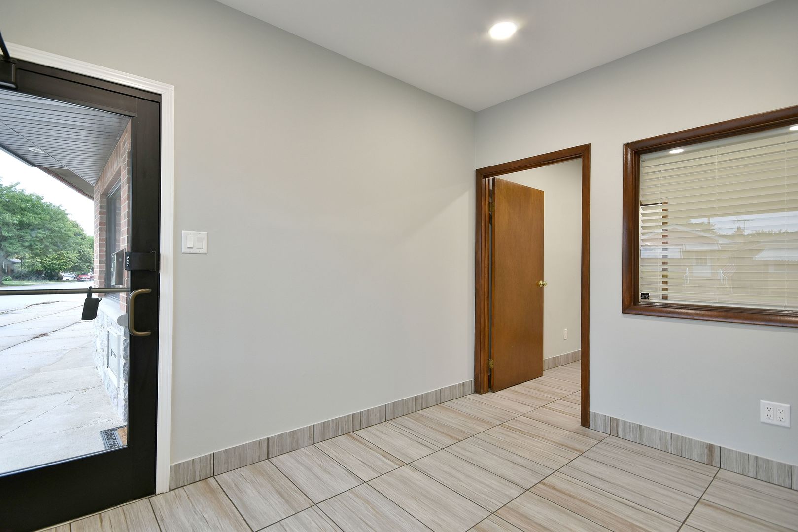 6811 West Higgins Avenue Chicago IL 60656