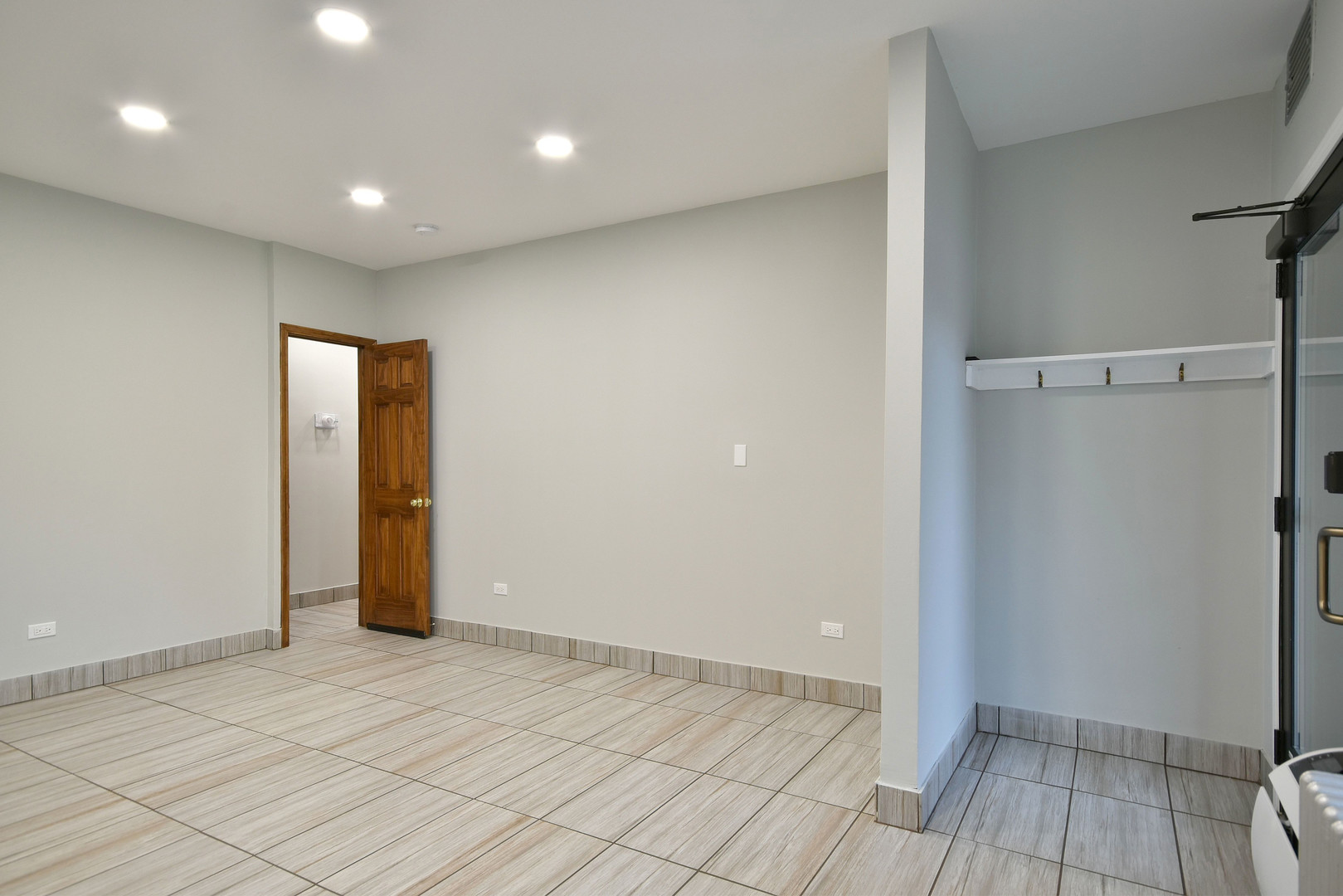6811 West Higgins Avenue Chicago IL 60656